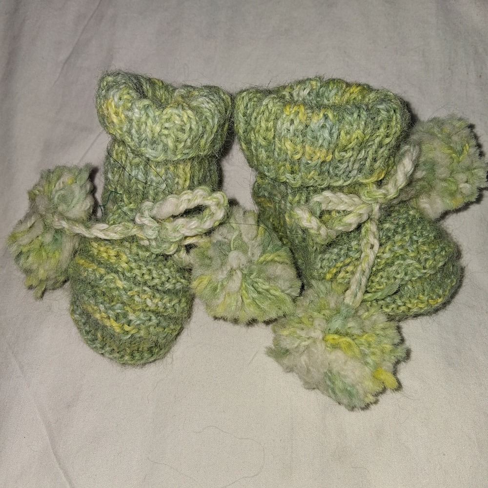 Hand Knit Green Baby Booties Newborn‎ Infant Pom Pom Shoes
